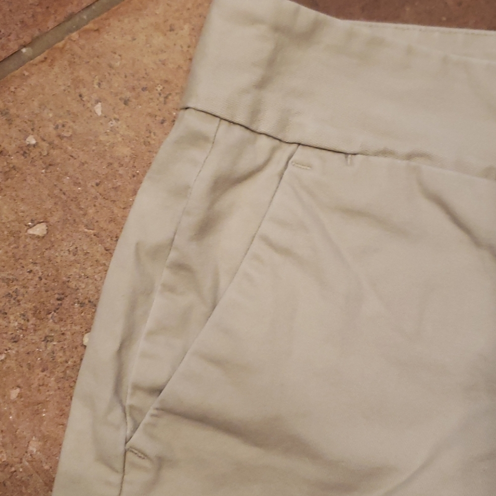 Loft 3.5" inseam shorts EUC - Picture 2 of 6